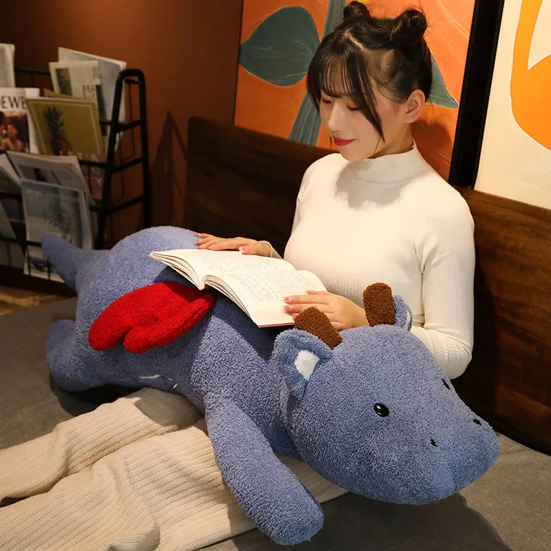 Vista completa de la almohada de peluche Kawaii en formato gigante