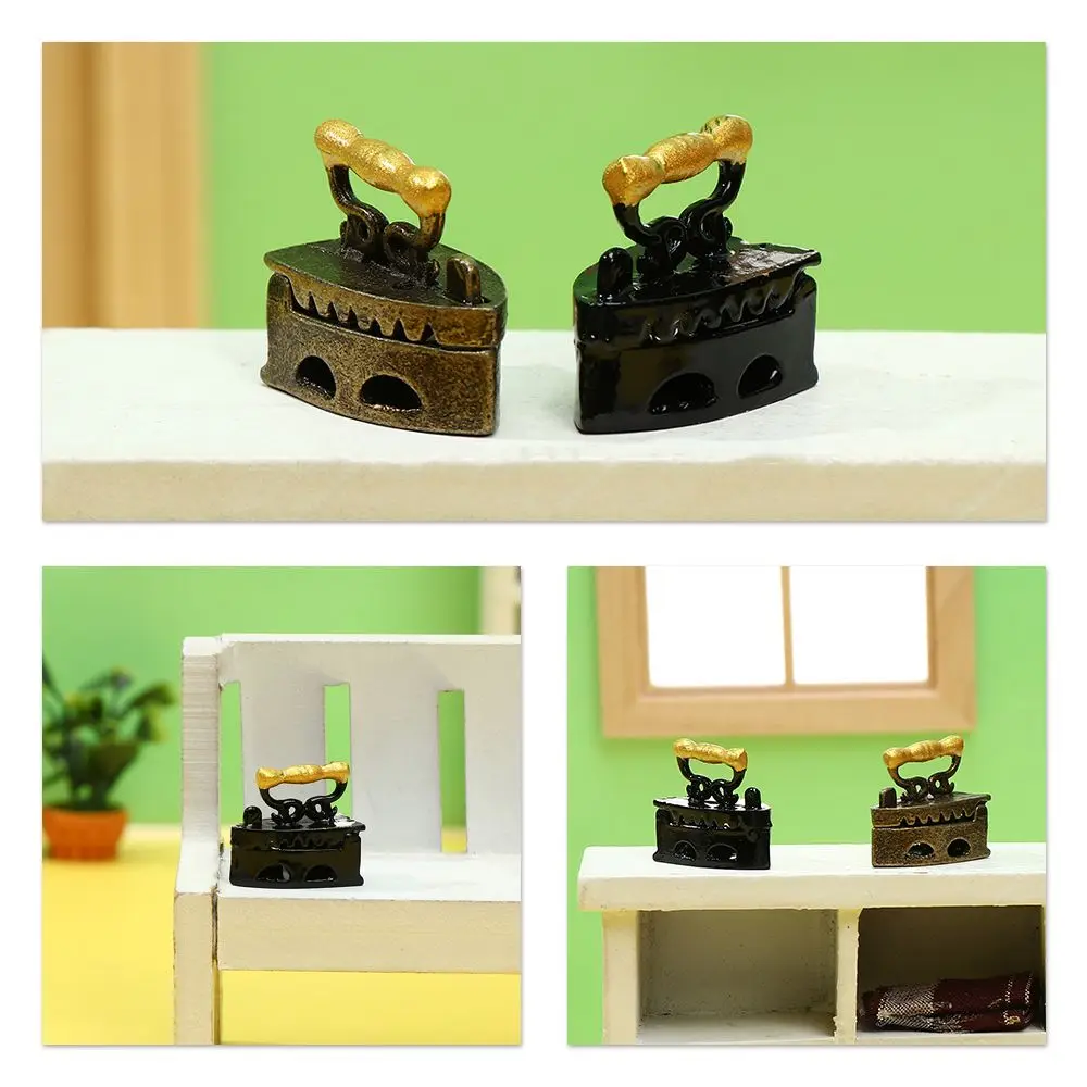 Tabla de planchar en miniatura estilo hierro para casa de muñecas