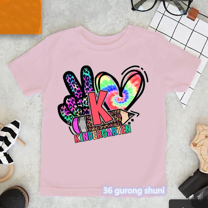 Camiseta Hello Kindergarten unicornio para niña negro