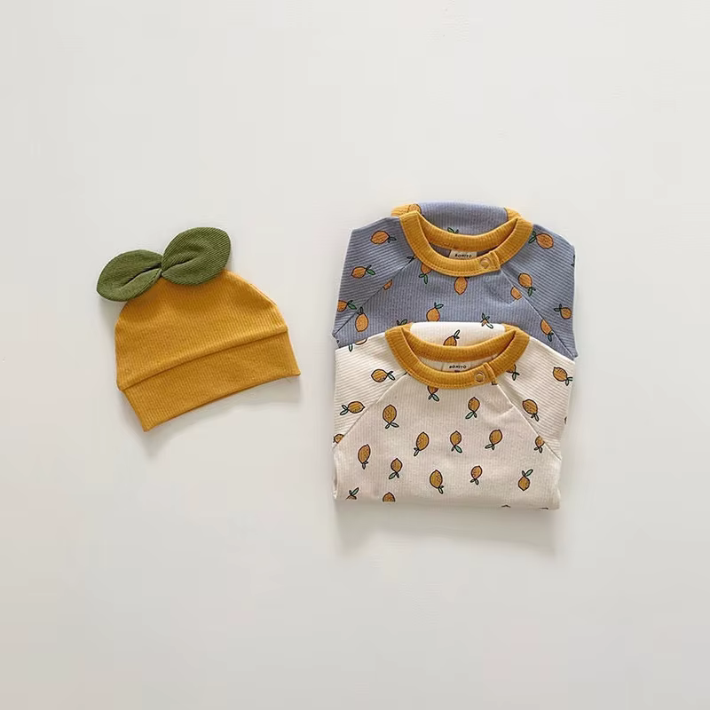 Conjunto completo colgado en perchero