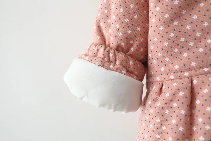 Diseño frontal con bolsillo