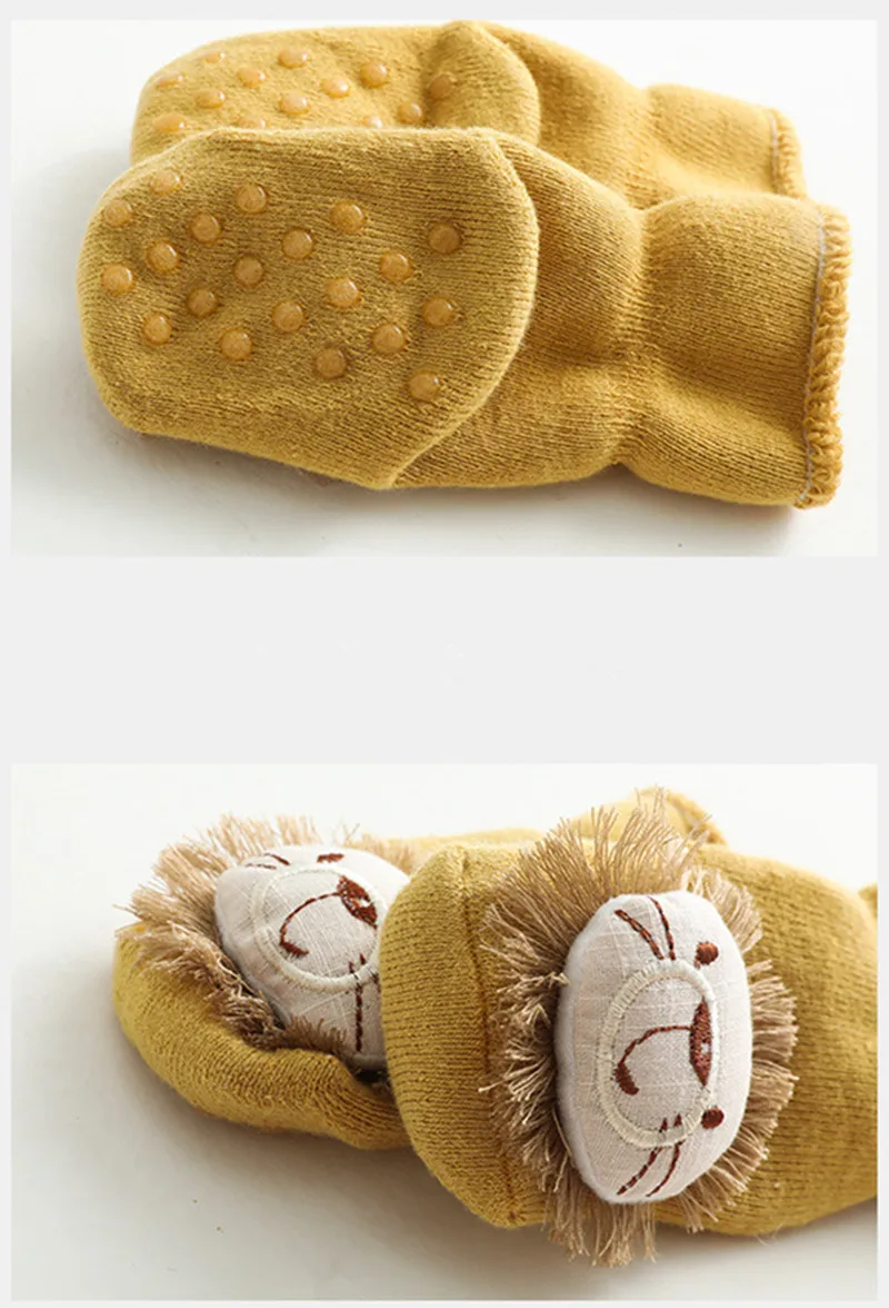 Calcetines de bebé lavados y en buen estado