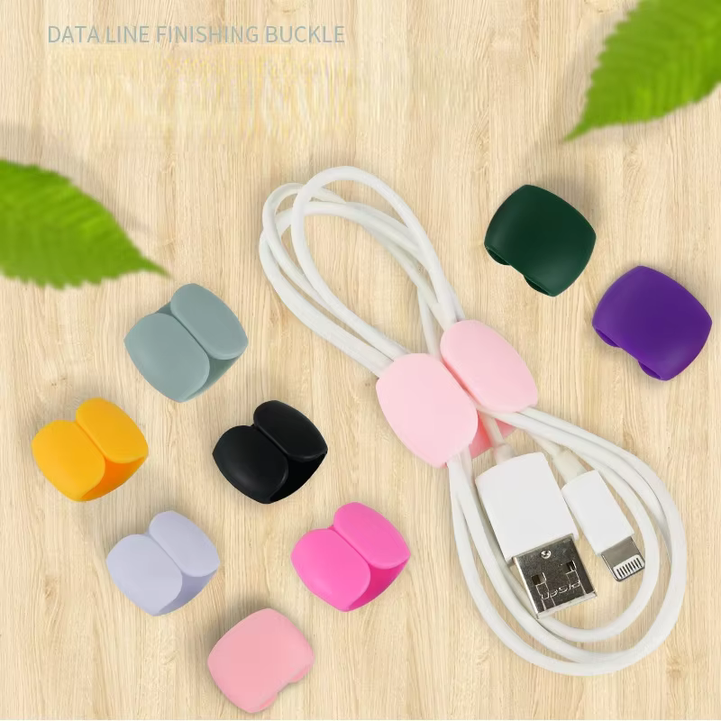 Soporte de cargador con cable organizado