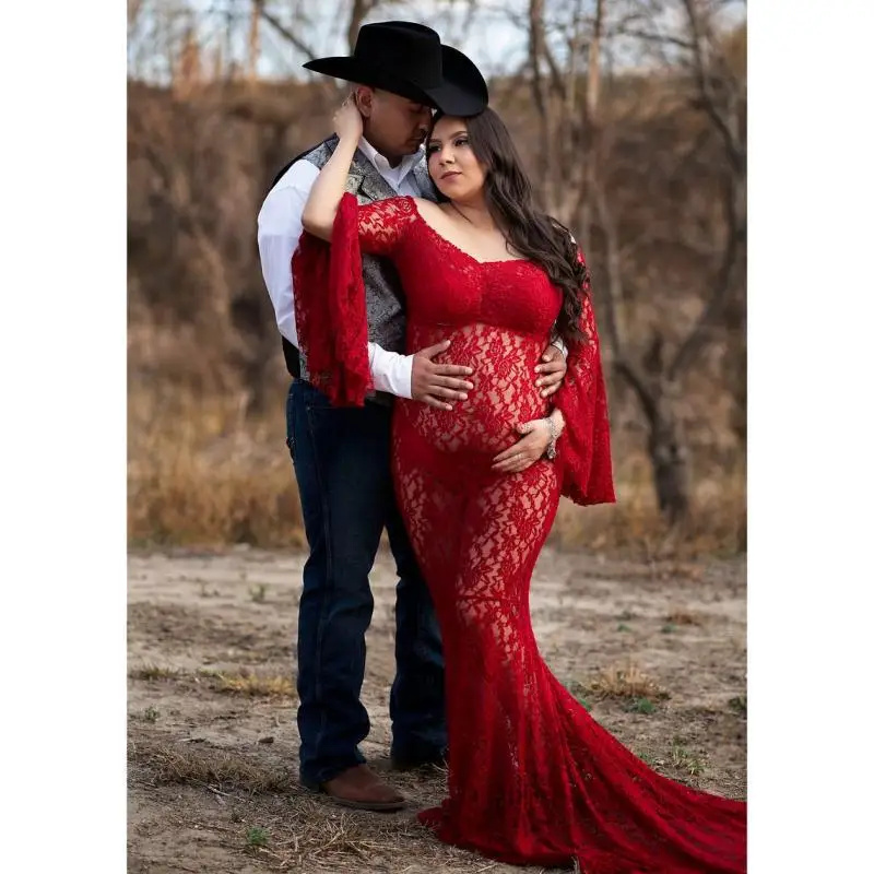 Vestido premamá de encaje con mangas campana para sesión fotográfica