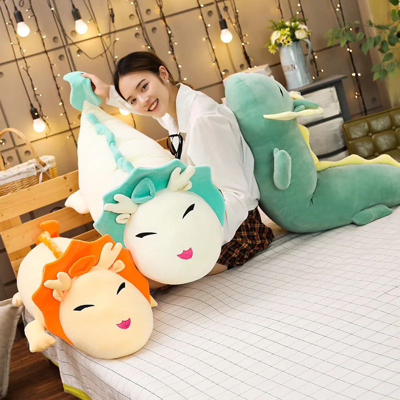 Peluche dragón vistas múltiples