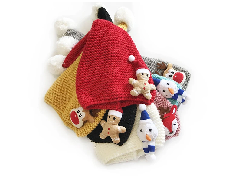 Detalle del tejido elástico del gorro infantil navideño