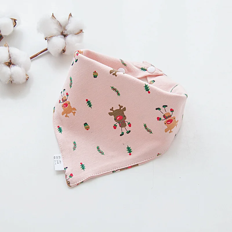 Babero para bebé tipo bandana de fácil colocación