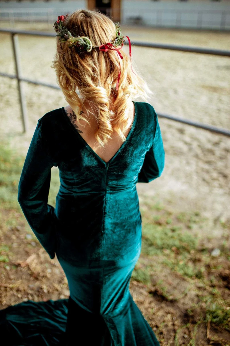 Vestido de embarazo elegante de terciopelo para sesión de fotos - imagen 4