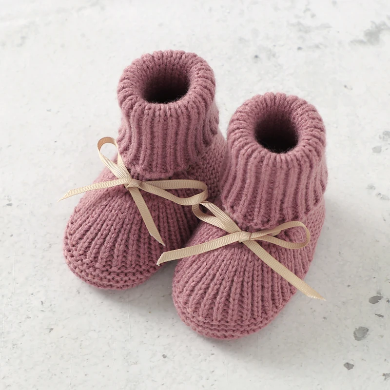 Botitas de calcetín y manoplas para bebé – Confort sin cordones