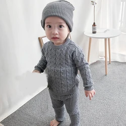 Conjunto bebé de punto otoño-invierno: sudadera y pantalón