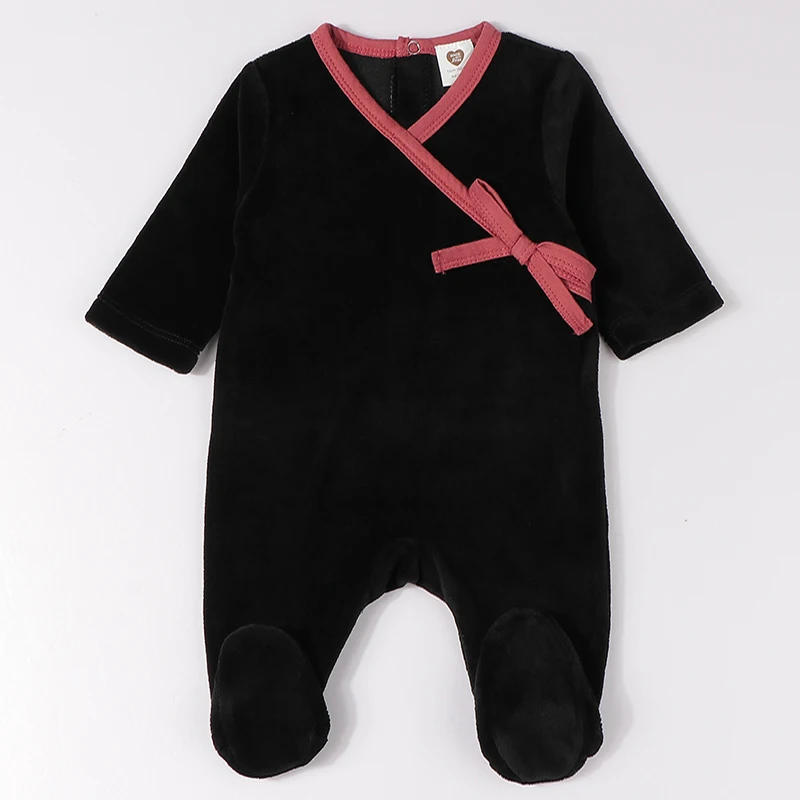 Body de bebé con lazo rojo frontal