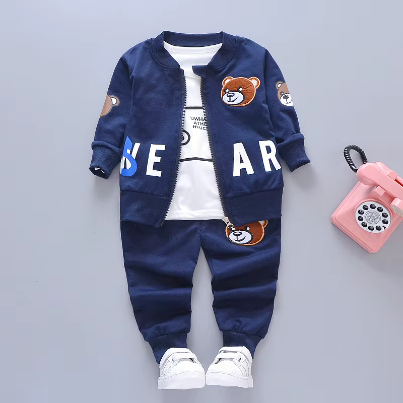 Conjunto infantil en diferentes colores y vistas