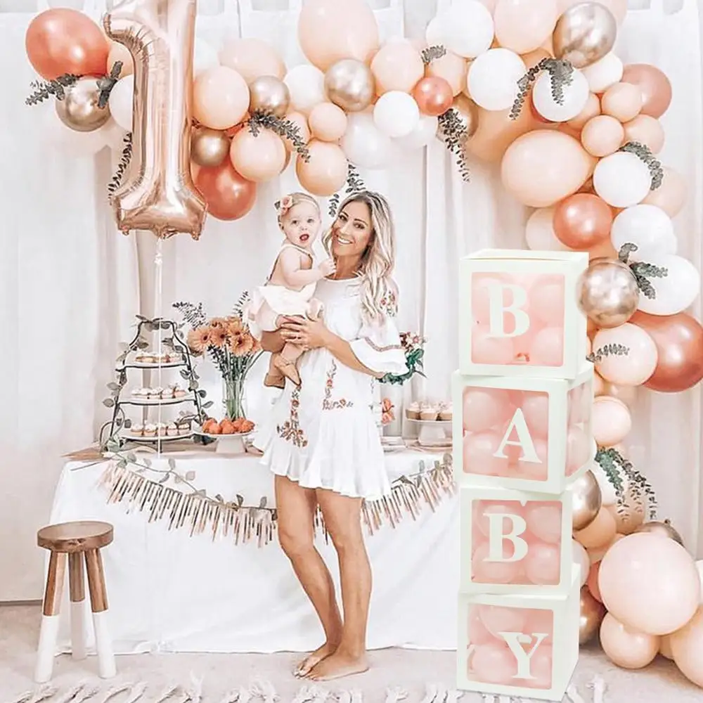 Configuración de globos y letras para fiesta infantil