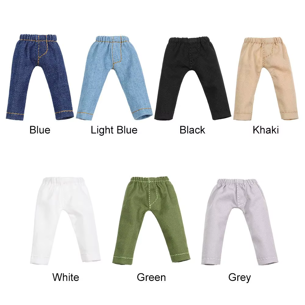 Pantalones en color caqui con detalle de pernera