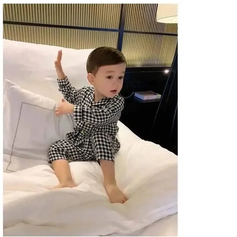 Pijama de rejilla para niño – Dos piezas, manga larga - imagen 4