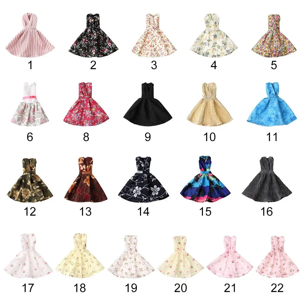 Vestido floral detallado para muñeca