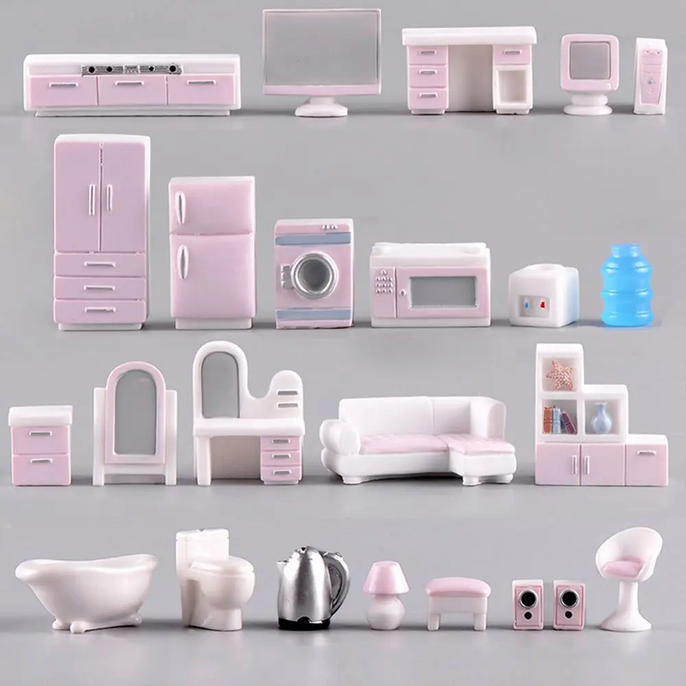 Muebles miniatura en resina rosa y blanco