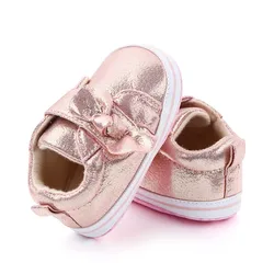 Zapatos de bebé primeros caminantes de PU con lazo para primavera