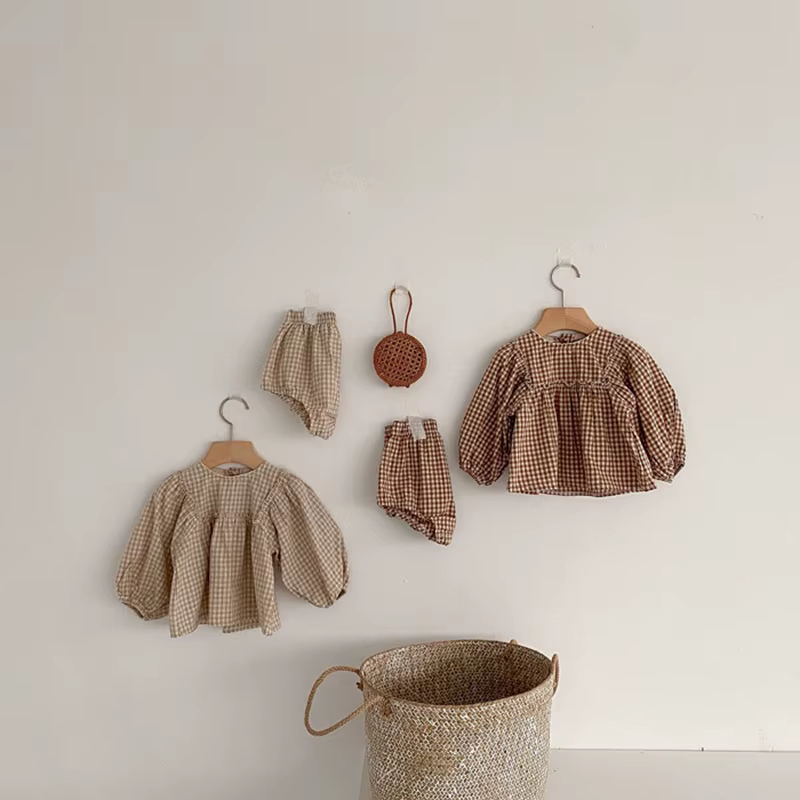 MILANCEL - Conjunto a cuadros con blusa y pantalón corto para niña - imagen 4