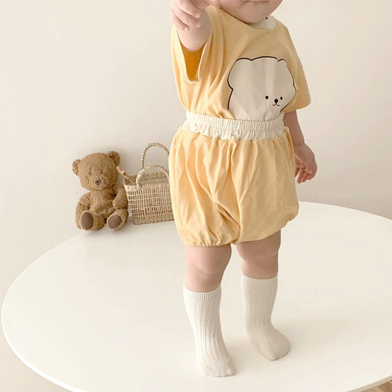 Camiseta de oso y bombachos para bebé