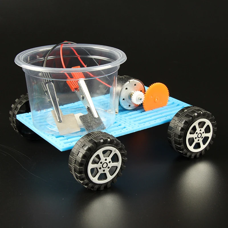 Coche eléctrico de agua salada visto desde arriba
