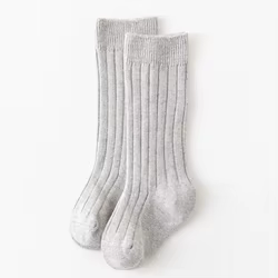 Calcetines altos de algodón para bebés y niños – lisos a rayas