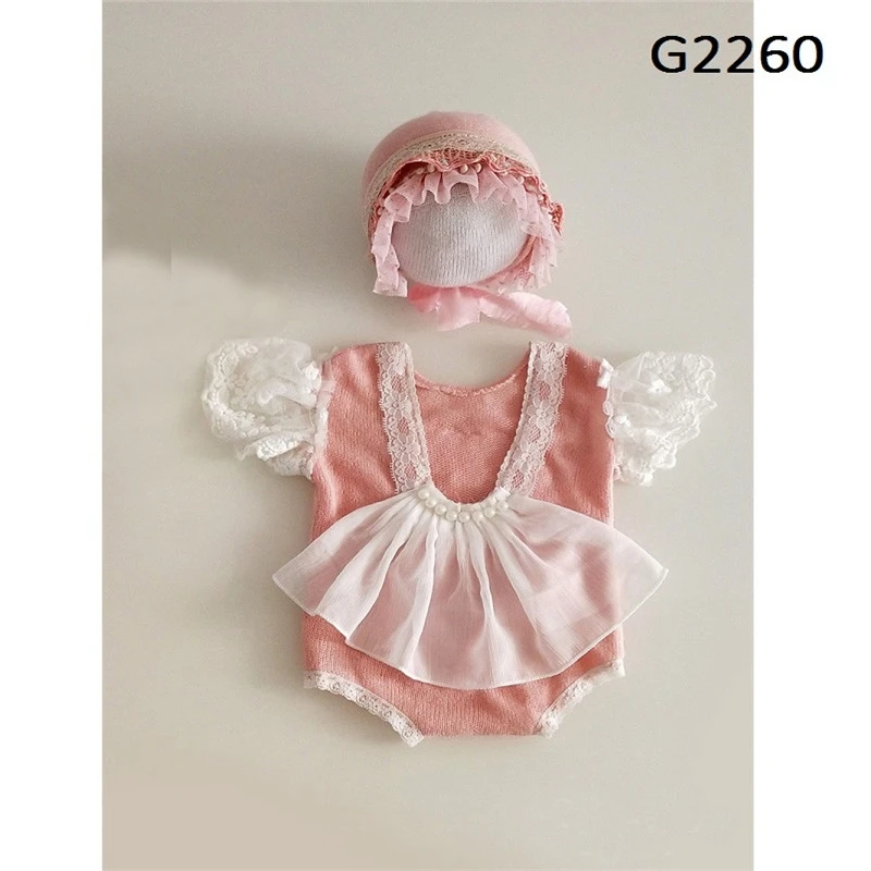 Pelele de bebé niña para sesión fotográfica de estudio con encaje - imagen 5