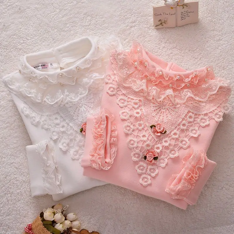Camiseta con detalle de encaje
