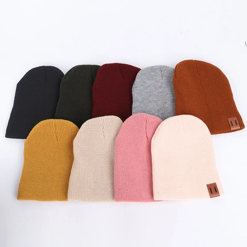 Gorro de invierno para niños en diferentes colores