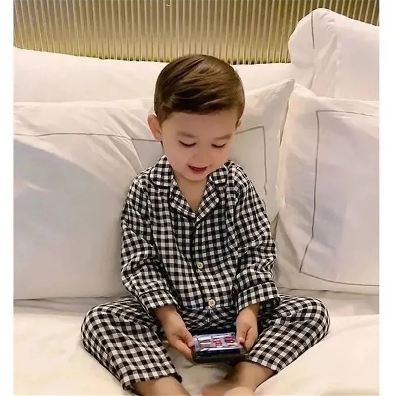 Pijama de rejilla para niño – Dos piezas, manga larga - imagen 5