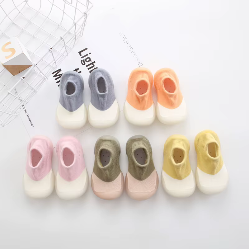 Calcetines bebé estilo gato con suela antideslizante