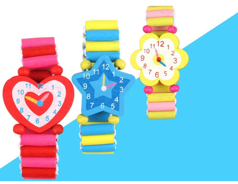 Pulsera de madera infantil con forma de reloj