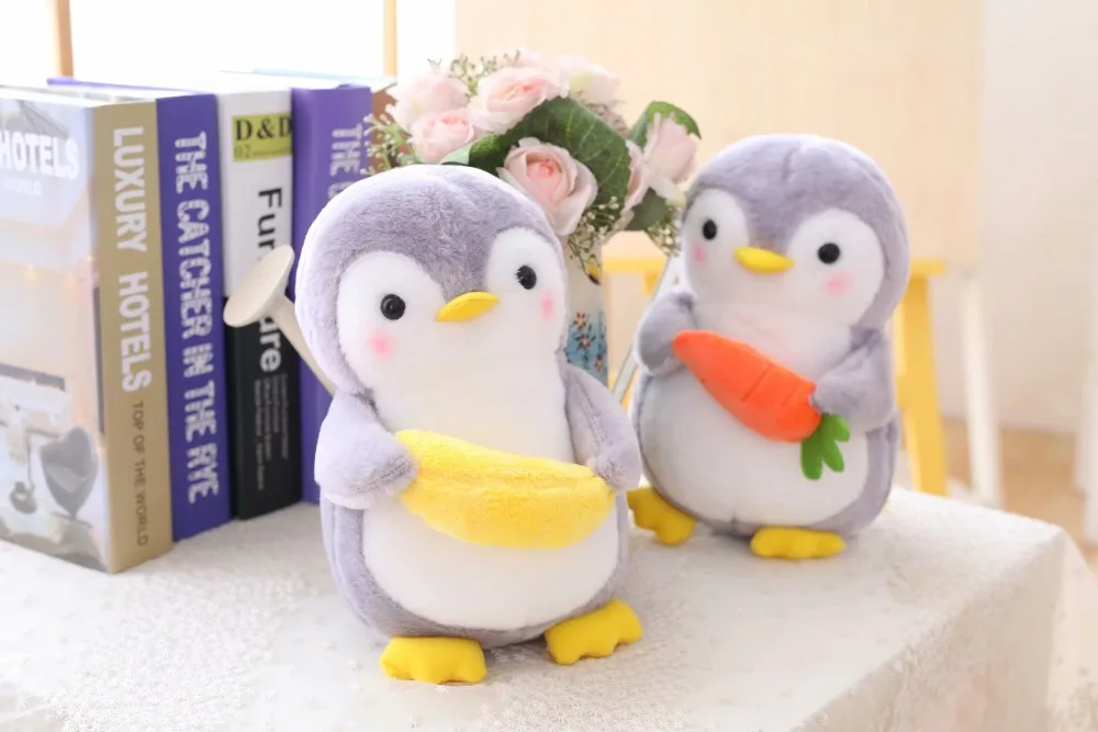 Muñeco de peluche pingüino decorativo