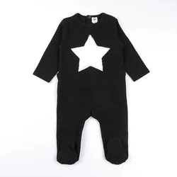 Mono pijama de manga larga para bebé con corazones y estrellas