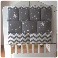 Organizador colgante para cuna con estampado infantil