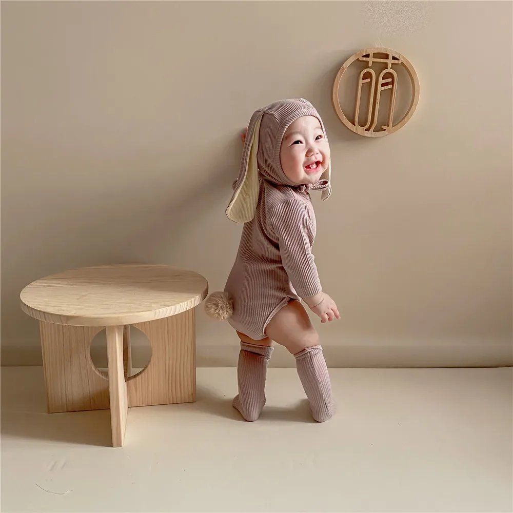 MILANCEL mono capucha conejito bebé recién nacido – Gorro orejitas y calcetines - imagen 4