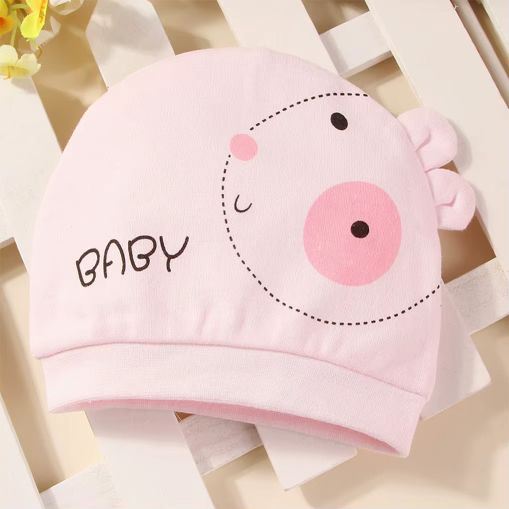 Bebé con gorro animalitos invierno