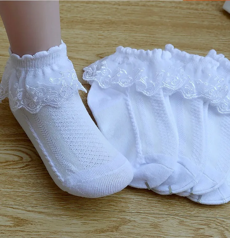 Calcetines roses con encaje para niña