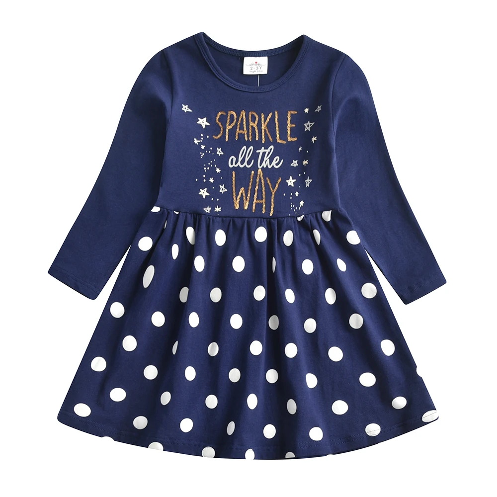 Detalle del estampado de estrella y letras