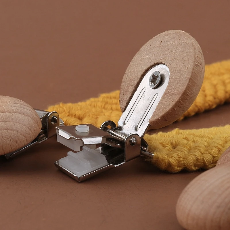 Cadena para chupete madera con cuentas de ganchillo y mordedor - imagen 3