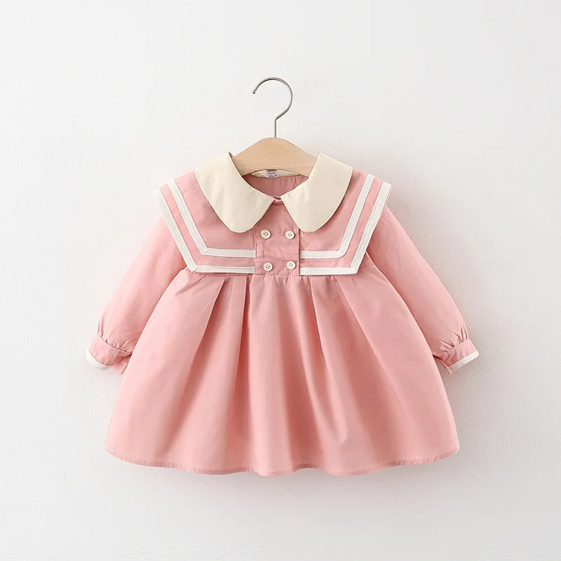 Vestido colgado para secar al aire