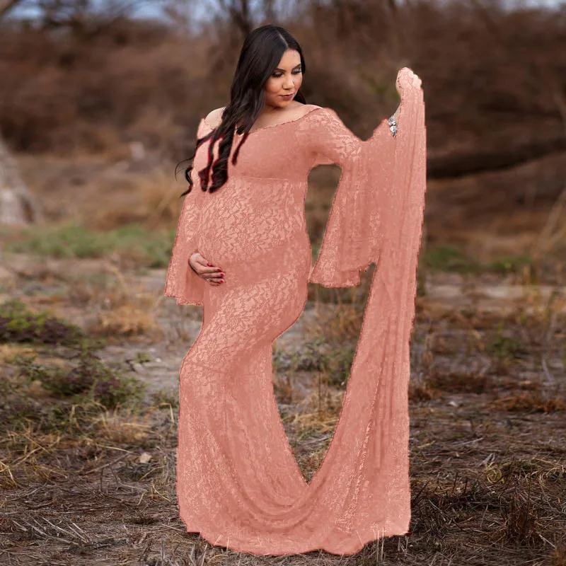Vestido premamá de encaje con mangas campana para sesión fotográfica - imagen 5