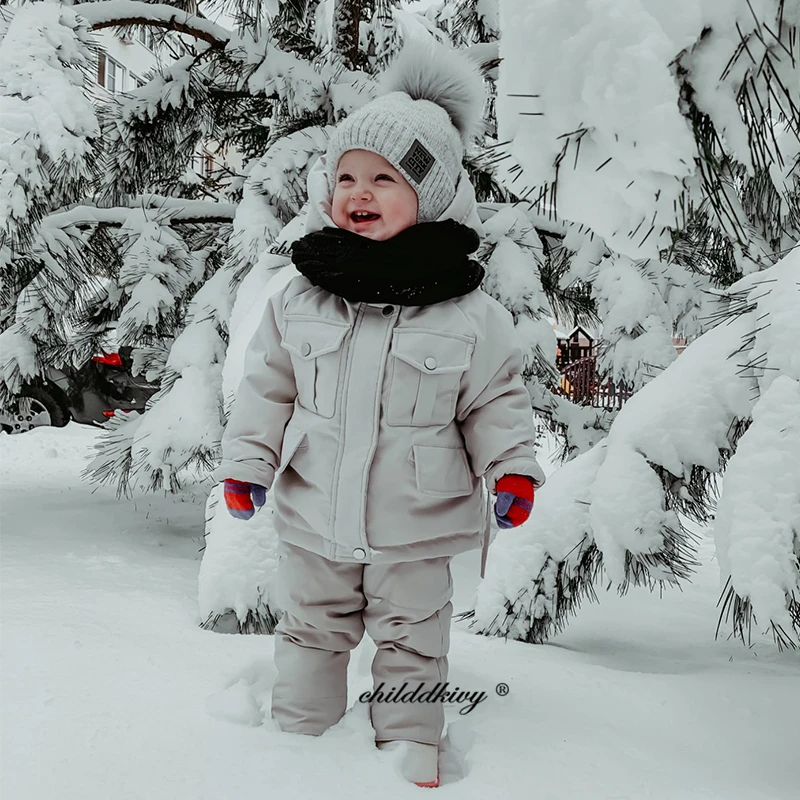 Chaqueta y mono de invierno para niño