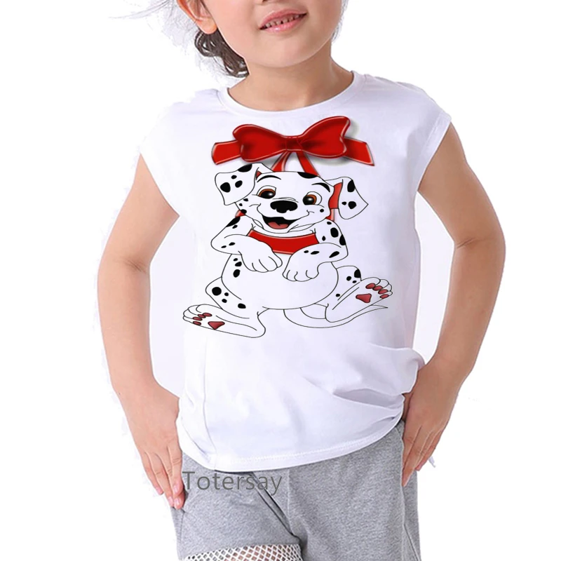 Modelo niño con camiseta