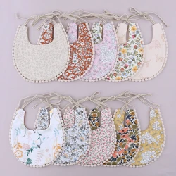 Babero bandana de toalla absorbente para bebé – Reversible floral