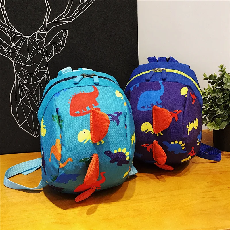 Mochila dinosaurio de felpa – vista frontal