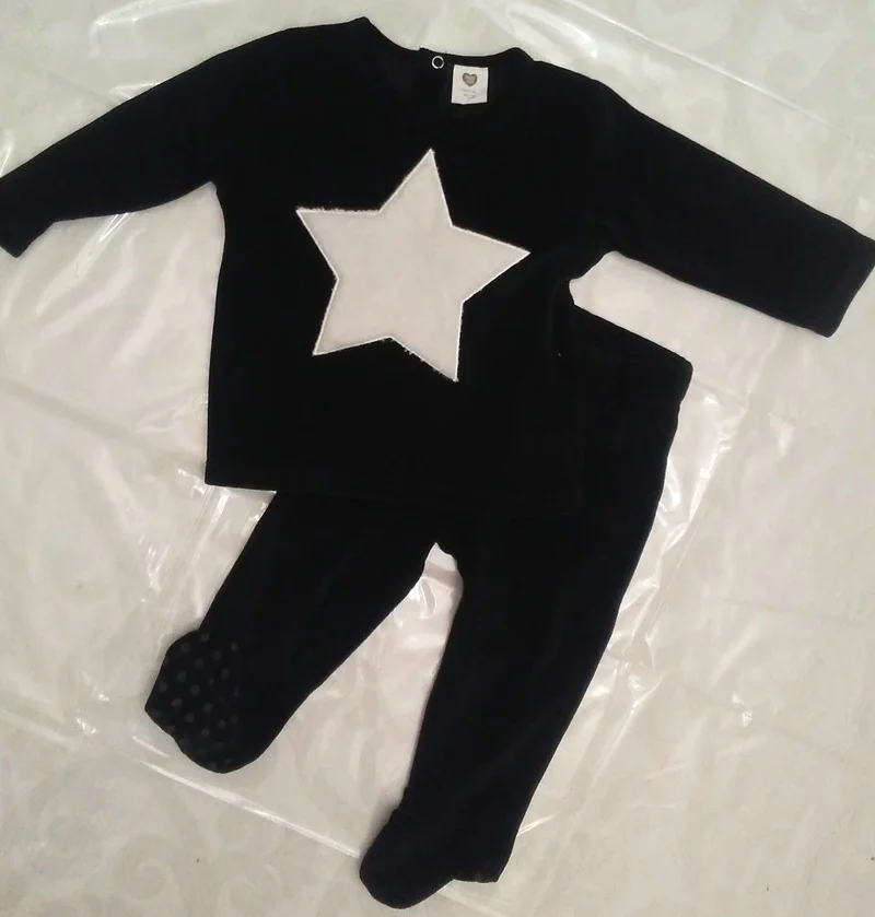 Conjunto de terciopelo bloom kids con corazón y estrella