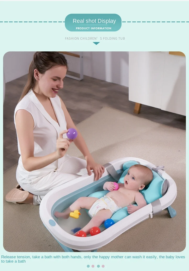 Bañera plegable abierta con el bebé dentro