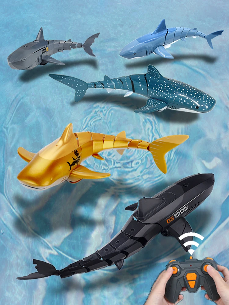Tiburón RC CONUSEA nadando en el agua