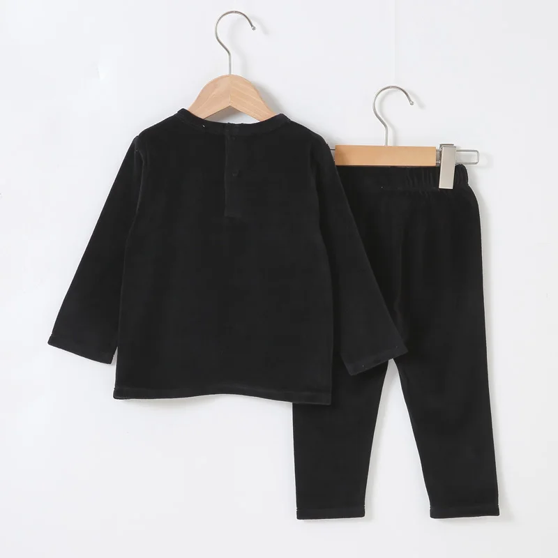 Trasero del pantalón con costura reforzada